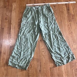Wonderly green flare pants XL